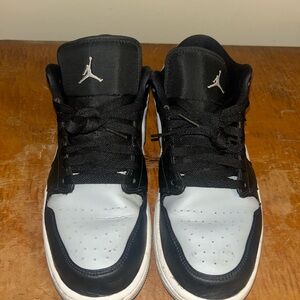 Nike Black and White Sneakers